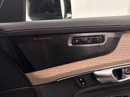 2026 Volvo XC90 - thumbnail 16