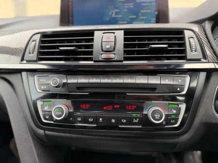 2014 BMW M4 - thumbnail 26