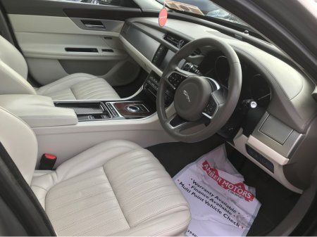 2018 Jaguar XF - thumbnail 8