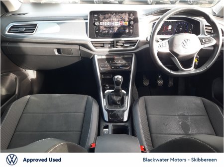 2022 Volkswagen T-Roc - view 2