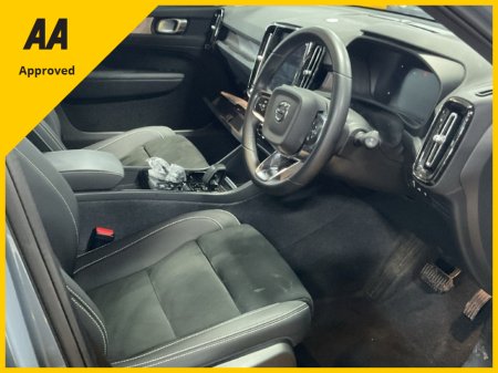 2023 Volvo XC40 - thumbnail 7