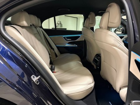 2025 Mercedes-Benz E Class 300e AMG LINE EDITION PLUS HYBRID €77,995 thumbnail