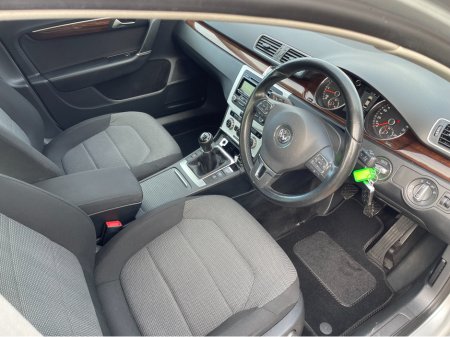 2014 Volkswagen Passat 1.6 TDI COMFORTLINE BMT SALOON €6,950 thumbnail