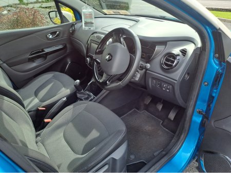 2016 Renault Captur - thumbnail 2