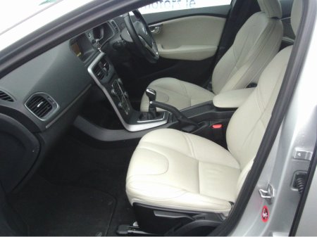 2015 Volvo V40 1.6 D2 SE ** FSH (Volvo ) ** 1 Owner  ** €11,745 thumbnail