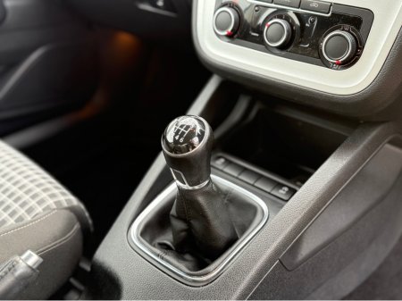 2016 Volkswagen Scirocco 1.4 TSI BLUEMOTION 125PS 3DR €12,950 thumbnail