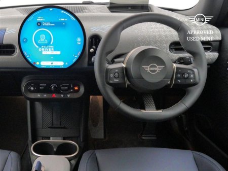 2024 MINI Hatch Cooper C 3 Door €34,900 thumbnail