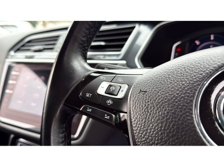 2019 Volkswagen Tiguan HIGHLINE (4MOTION-AUTO-LEATHER) 360 CAMERAS-77,000KMS-AUTO €28,900 thumbnail