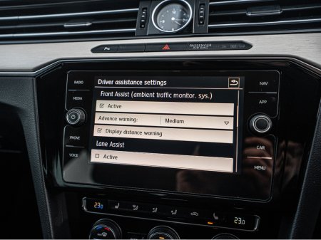 2019 Volkswagen Passat 2019 VW Passat Highline Auto/High spec/1yr warrant €25,888 thumbnail