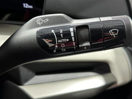 2025 Kia EV4 - thumbnail 18