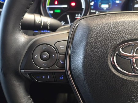 2020 Toyota Camry Hybrid World Sport Edition €27,500 thumbnail