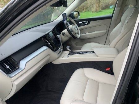 2017 Volvo XC60 - thumbnail 6