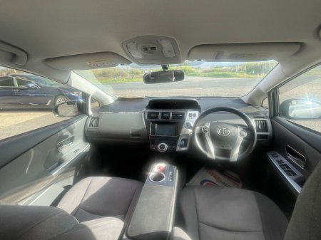 2013 Toyota Prius - thumbnail 10