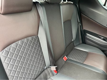 2019 Toyota C-HR 1.8 HYBRID AUTO LOW KM HIGH SPEC €20,950 thumbnail