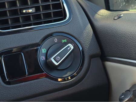 2015 Volkswagen Polo ( 152 )1.4 GT 150BH HI SPEC HIGHLINE EDITION - ALCANTARA SEATS - REV CAMERA - €12,950 thumbnail