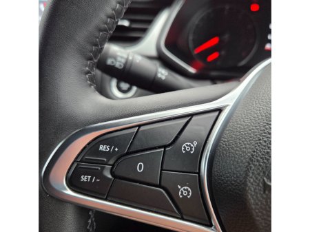 2022 Renault Captur 1.0 TCe 90 DFull Iconic €19,999 thumbnail