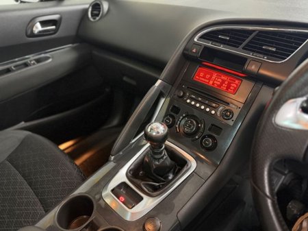 2016 Peugeot 3008 - thumbnail 9