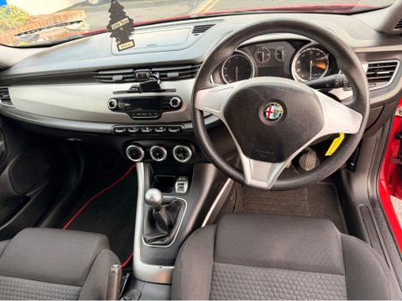 2013 Alfa Romeo Giulietta 1.4 TURISMO TB 5DR €4,950 thumbnail