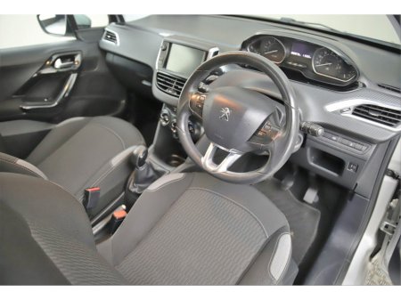 2015 Peugeot 208 - thumbnail 13