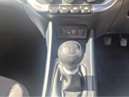 2016 Kia Rio - thumbnail 24