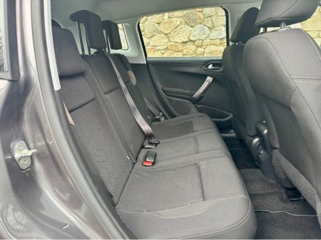 2016 Peugeot 2008 - thumbnail 19