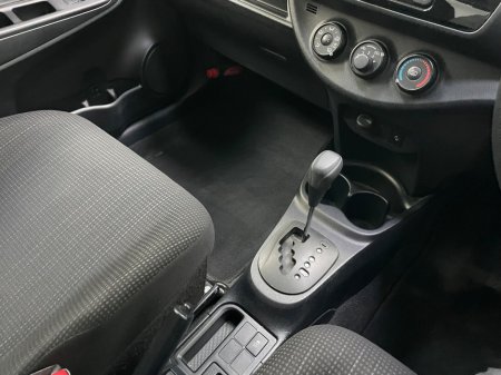 2019 Toyota Yaris - thumbnail 21