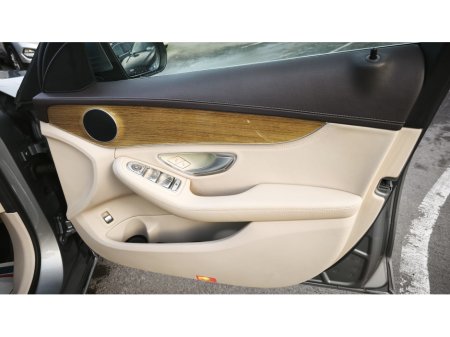 2016 Mercedes-Benz C Class - thumbnail 10