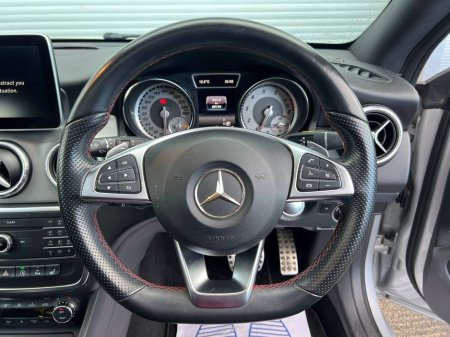 2015 Mercedes-Benz CLA Class CLA180 SHOOTING BRAKE AMG-LINE 1.6 AUTO // PANORAMIC SUNROOF // FULL SERVICE HISTORY // €18,950 thumbnail