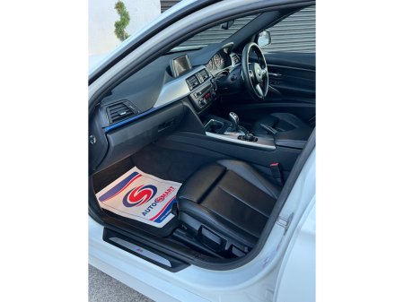 2012 BMW 3 Series - thumbnail 19