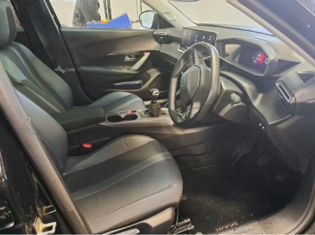 2020 Peugeot 2008 ALLURE 1.5 BLUE HDI 100 6 6.2 4DR €19,500 thumbnail