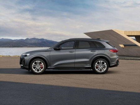 2026 Audi Q5 SUV 2.0TFSI E-HYBRID S-LINE QUATTRO AUTOMATIC WITH COMFORT PACK €76,037