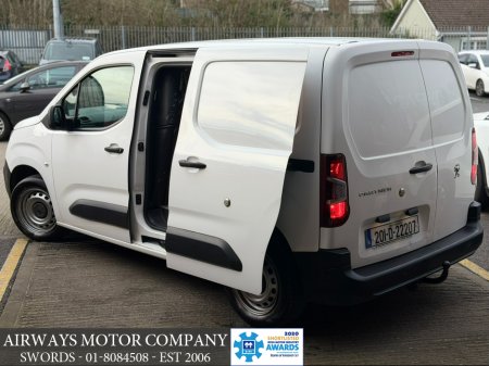 2020 Peugeot Partner - thumbnail 19