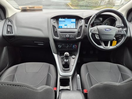 2018 Ford Focus - thumbnail 11