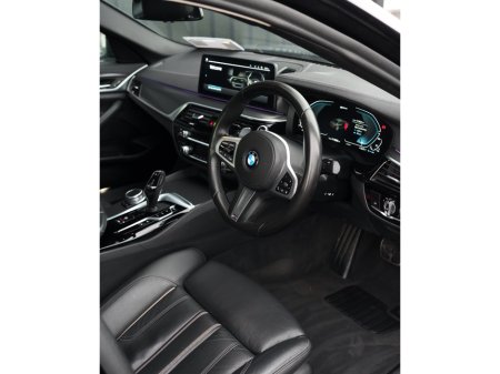 2021 BMW 5 Series - thumbnail 8