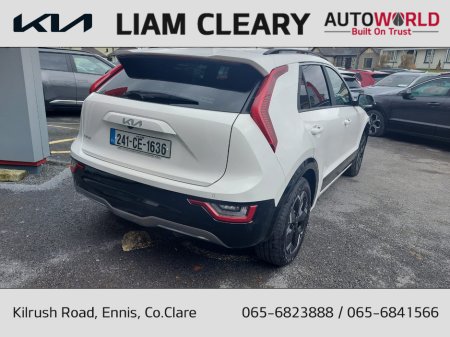 2024 Kia Niro - thumbnail 3