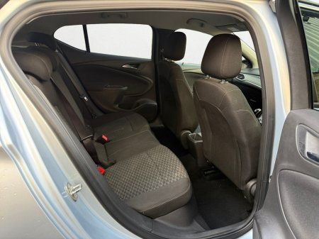 2016 Vauxhall Astra - thumbnail 7