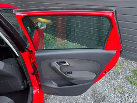 2013 Volkswagen Polo - thumbnail 16