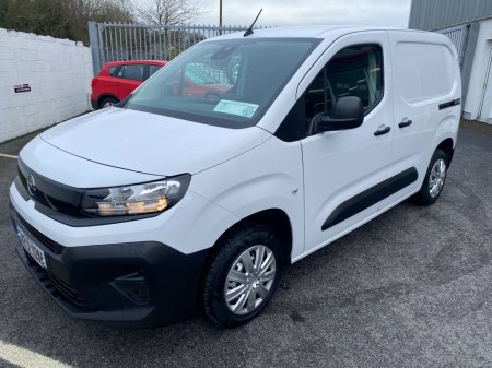 2024 Opel Combo  €20,950 thumbnail