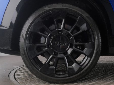 2025 BMW XM 50e €129,900 thumbnail