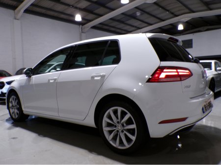 2018 Volkswagen Golf *2018*ONLY 16,000 MILES*AUTO*VW GOLF 1.2 MARK 7.5*COLOUR CAMERA*SAT-NAV*APPLE-CARPLAY*ANDROID AUTO*UP-GRADED VW ALLOYS*XL MEDIA*FLAT-BOTTOM SPORT STEERING WHEEL WITH ADAPTIVE CRUISE CONTROL**RADAR ASS €18,900 thumbnail