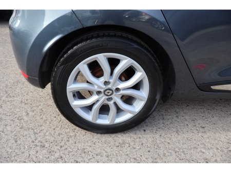 2017 Renault Clio - thumbnail 36