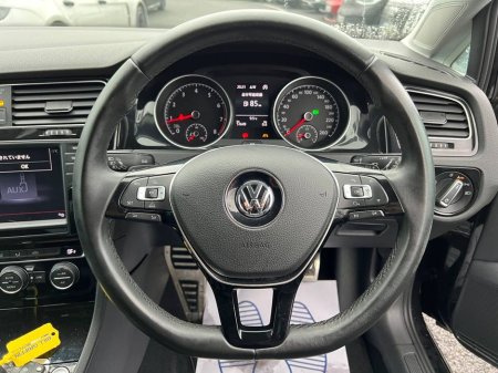 2014 Volkswagen Golf HIGHLINE 1.4 TSI AUTO // FULL SERVICE HISTORY // REVERSE CAMERA // LANE ASSIST €13,900 thumbnail