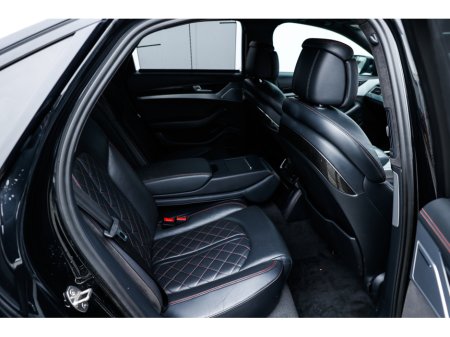 2016 Audi S8 - thumbnail 10