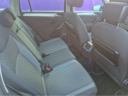 2017 Volkswagen Tiguan COMFORTLINE 2.0 TDI 115BHP 115HP MANUAL 6SPEED FWD 4 €17,900 thumbnail