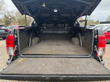 2018 Toyota Hilux - thumbnail 19