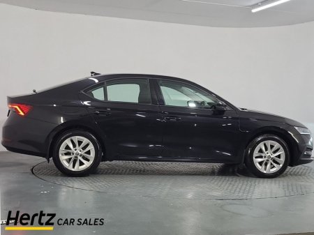 2024 Skoda Octavia - thumbnail 2