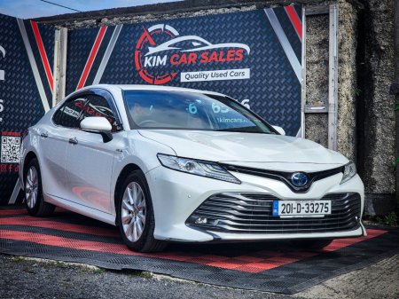 2020 Toyota Camry - thumbnail 3