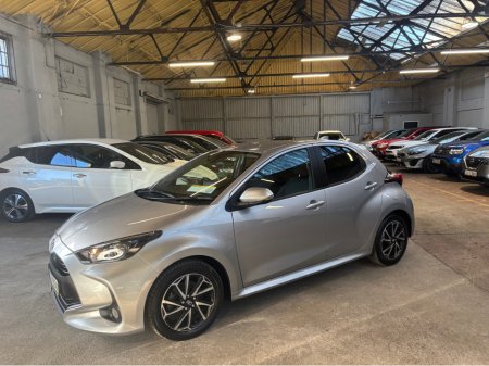 2023 Toyota Yaris - thumbnail 5