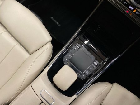 2020 Mercedes-Benz GLB GLB 180 d Progressive Auto | Reversing Camera, Heated Seats €32,950 thumbnail