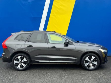 2023 Volvo XC60 T6 PLUS DARK AWD 2.0 HYBRID // OPENING PAN ROOF // LEATHER HEATED SEATS // 360 PARKING CAMERAS €39,950